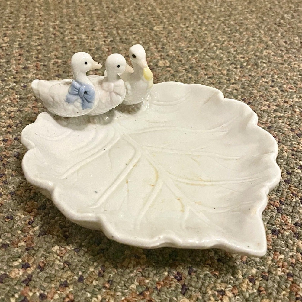 Vintage Bow Geese Trinket Dish Jewelry Holder Taiwan 1980s Ceramic Blue Pink